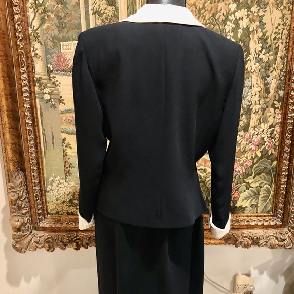 Albert Nipon Evening Sequin women's Two-Piece Suit - Picture 5 of 8